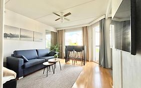 Ep City Suite - Sauna, Balcony & Free Parking